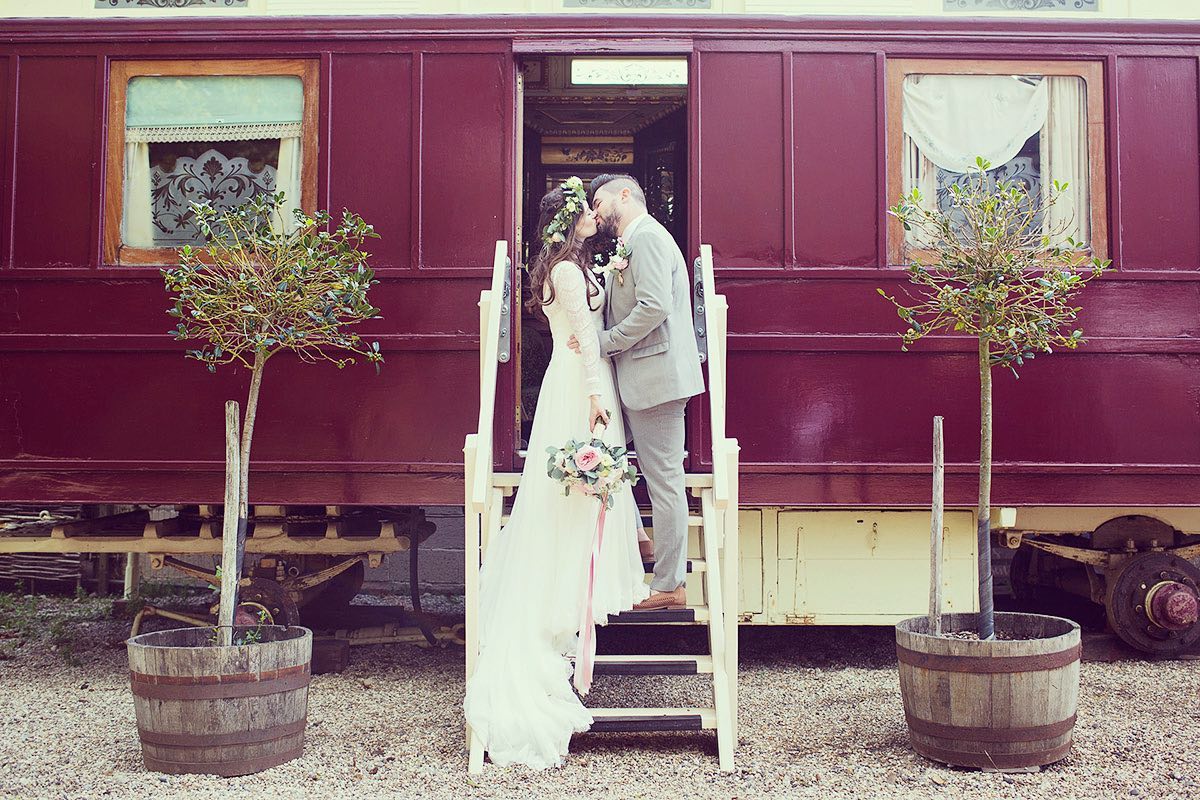 🎄Christmas is upon us this week...whilst festivities will be rather different for most, hold tight and stay positive. Be kind this Christmas. If you can donate some food to a food bank or good quality clothes to charity, please have a look through your larders and cupboards. 👖👕🧥🥫🥖🥩🥮🥚🥦🍎You can donate via contactless drop off in most cases to stay safe. Alternatively you can buy vouchers and donate this way.  #kindness #tender #donate #foodbank #local #charity #donation #foodvoucher